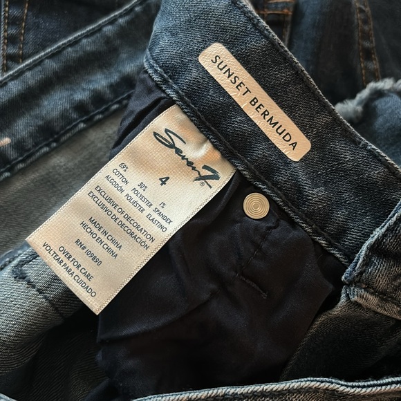 Women’s size 4 Jean shorts Seven brand - Picture 6 of 7